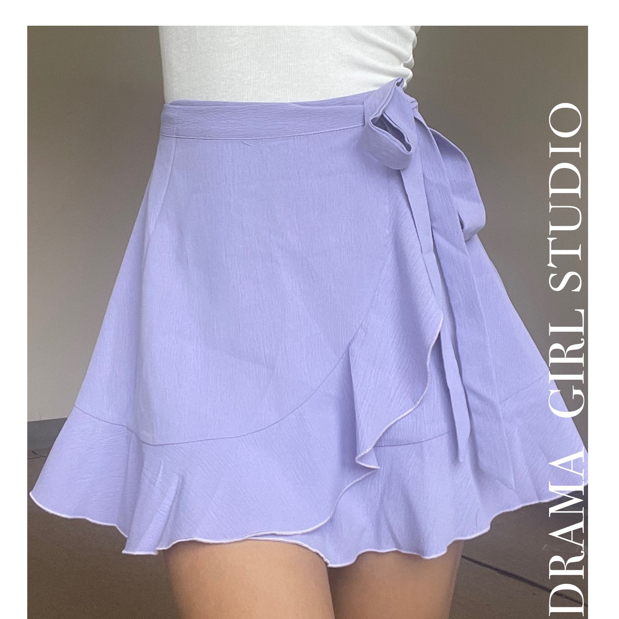 抓马百搭款，不规则一片式系带半身裙欧美高腰纯色荷叶边雪纺短裙