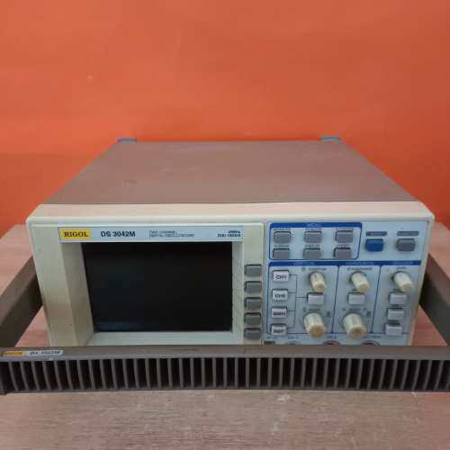 （维修议价）RIGOL  DS 3042M双通道数字示波器 实物拍摄