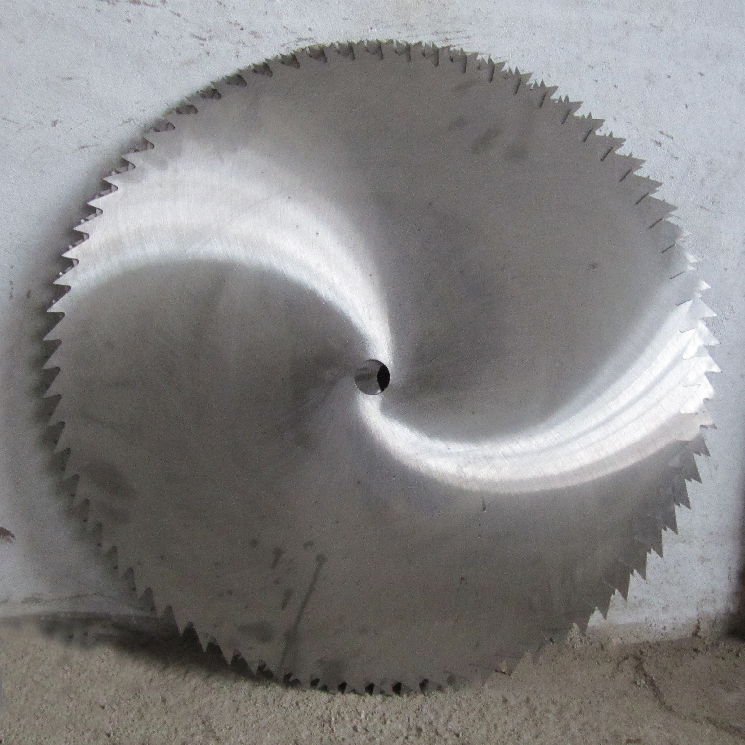 木工圆锯片 18/20/22/24/28寸电圆锯老式台锯片 木材切割片 定做