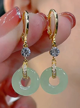 古风气质翠绿色圆玉平安扣耳扣S925纯银针高级感新中式女耳环耳饰