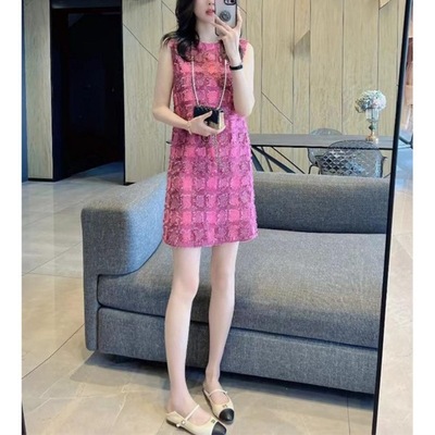 甜美法式小香风连衣裙女夏季短款小个子高级感独特漂亮粉色背心