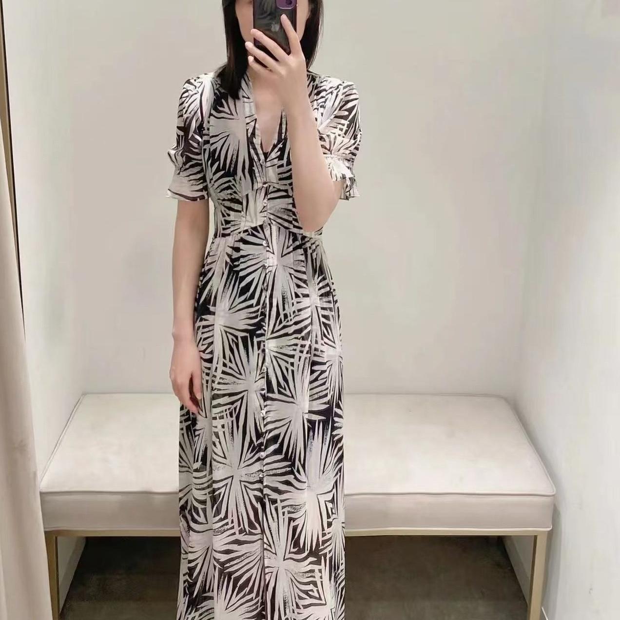 DVF24折扣黑白撞色印花连衣裙