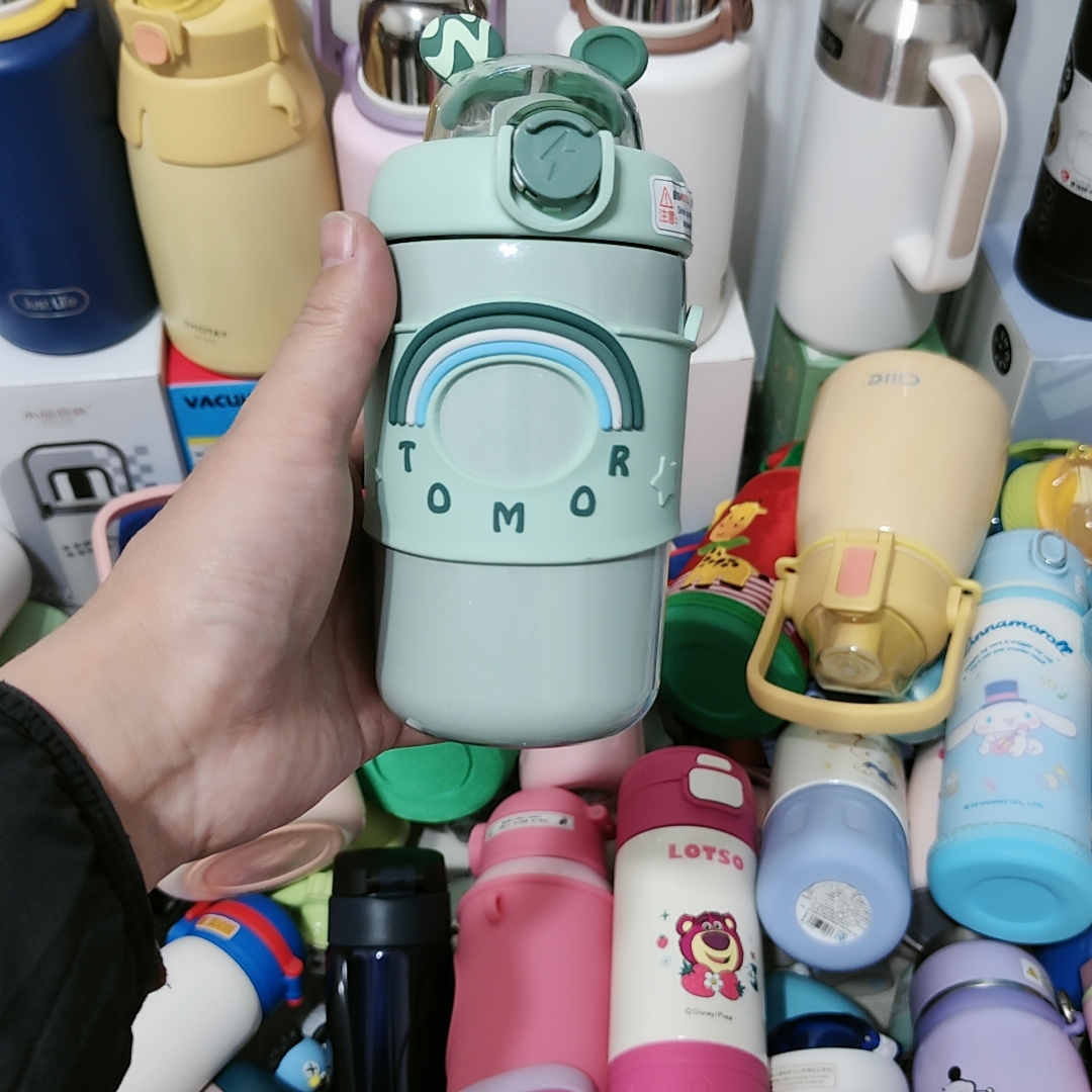 1-6随 薄荷绿镜面抗菌斜挎吸管保温杯360毫升