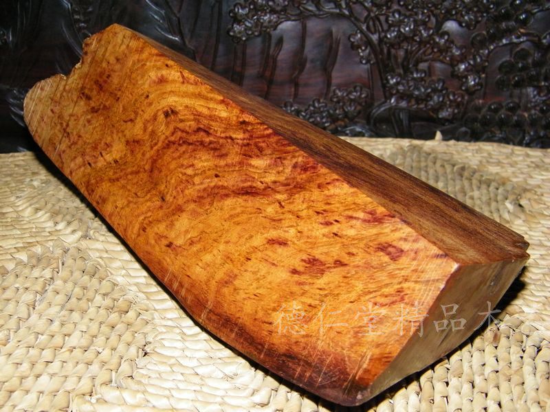 海南黄花梨紫油梨水波纹满莹光黄金底芝麻点雕刻料手串佛珠牌子A