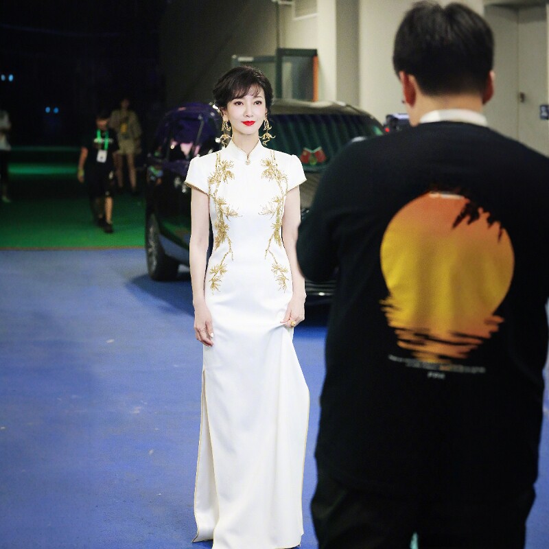2025夏季新款赵雅芝同款白色重磅真丝刺绣旗袍气质国风东方韵味