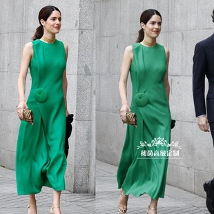高级定制欧美时尚 夏 气质绿色圆领不对称设计感大纽扣连衣裙女长款