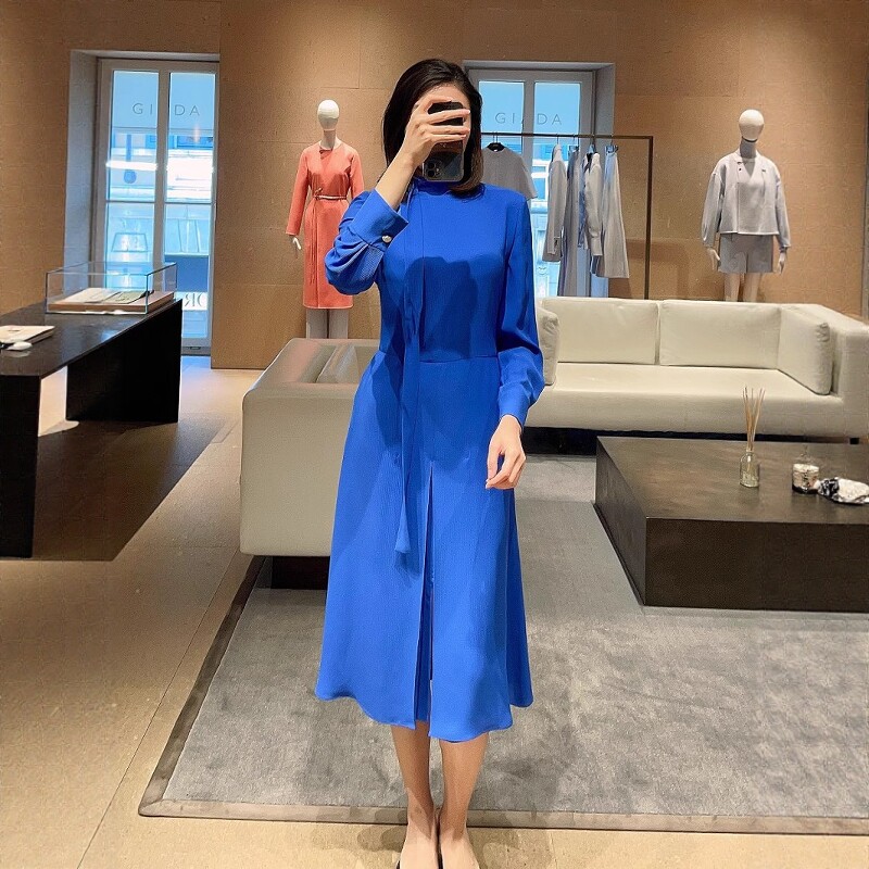 宝蓝色真丝系领连衣裙休闲气质女