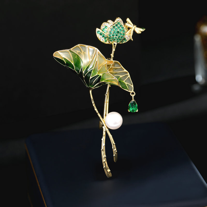 德国复古国风旗袍汉服礼服配饰胸花滴油淡水珍珠锆石镶嵌荷叶莲花