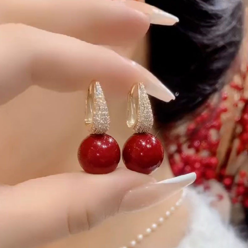 进口轻奢高级感红色相思豆耳环年新款潮精致简约锆石耳扣独特耳饰