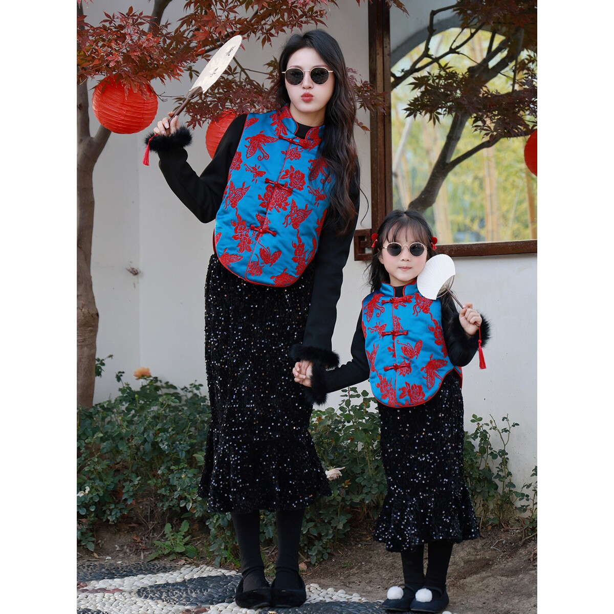 进口一起玩亲子装新年母女装中国风马甲女童雪尼尔提花锦缎复古棉