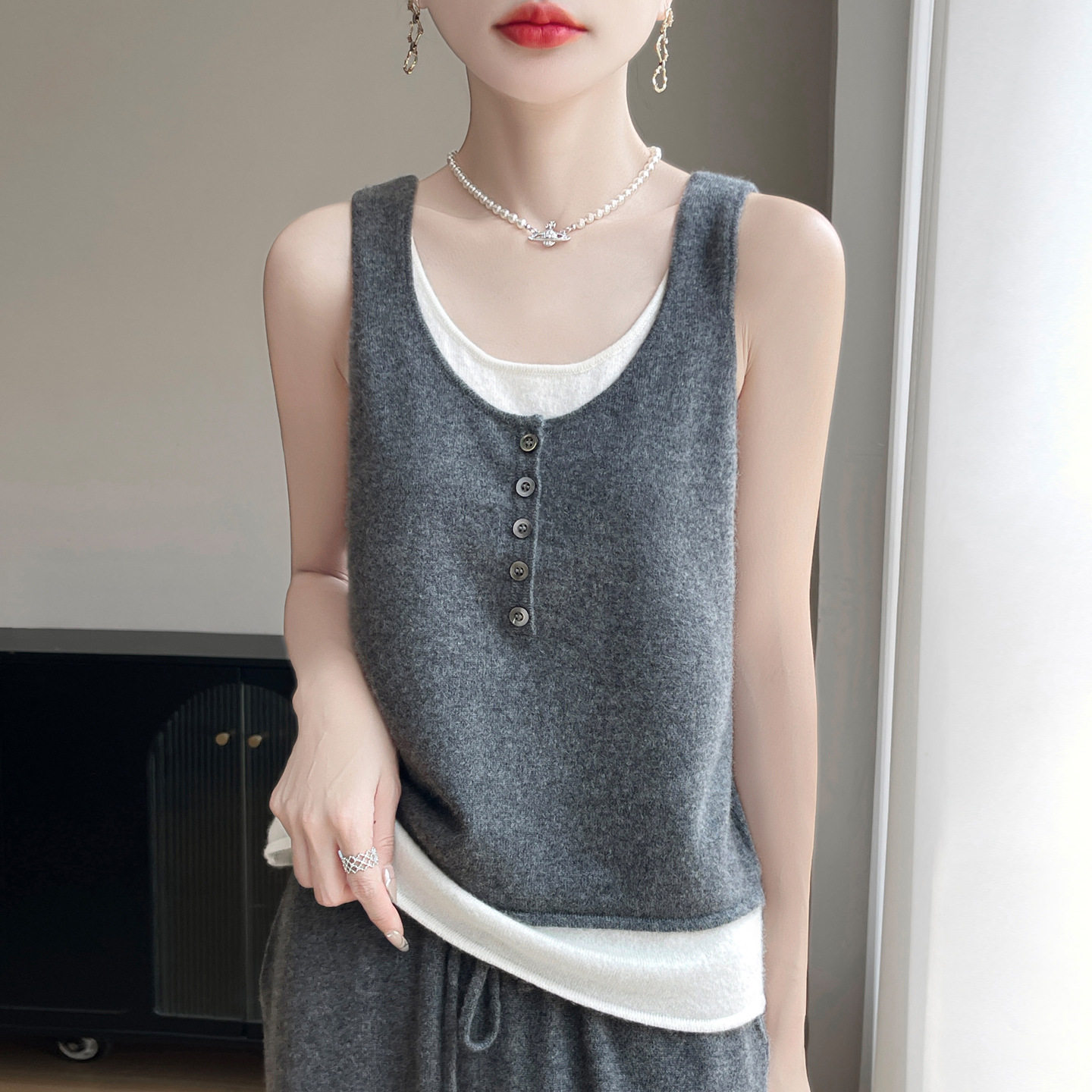 进口高级感%纯羊毛吊带背心女内搭双U领打底上衣时尚针织衫