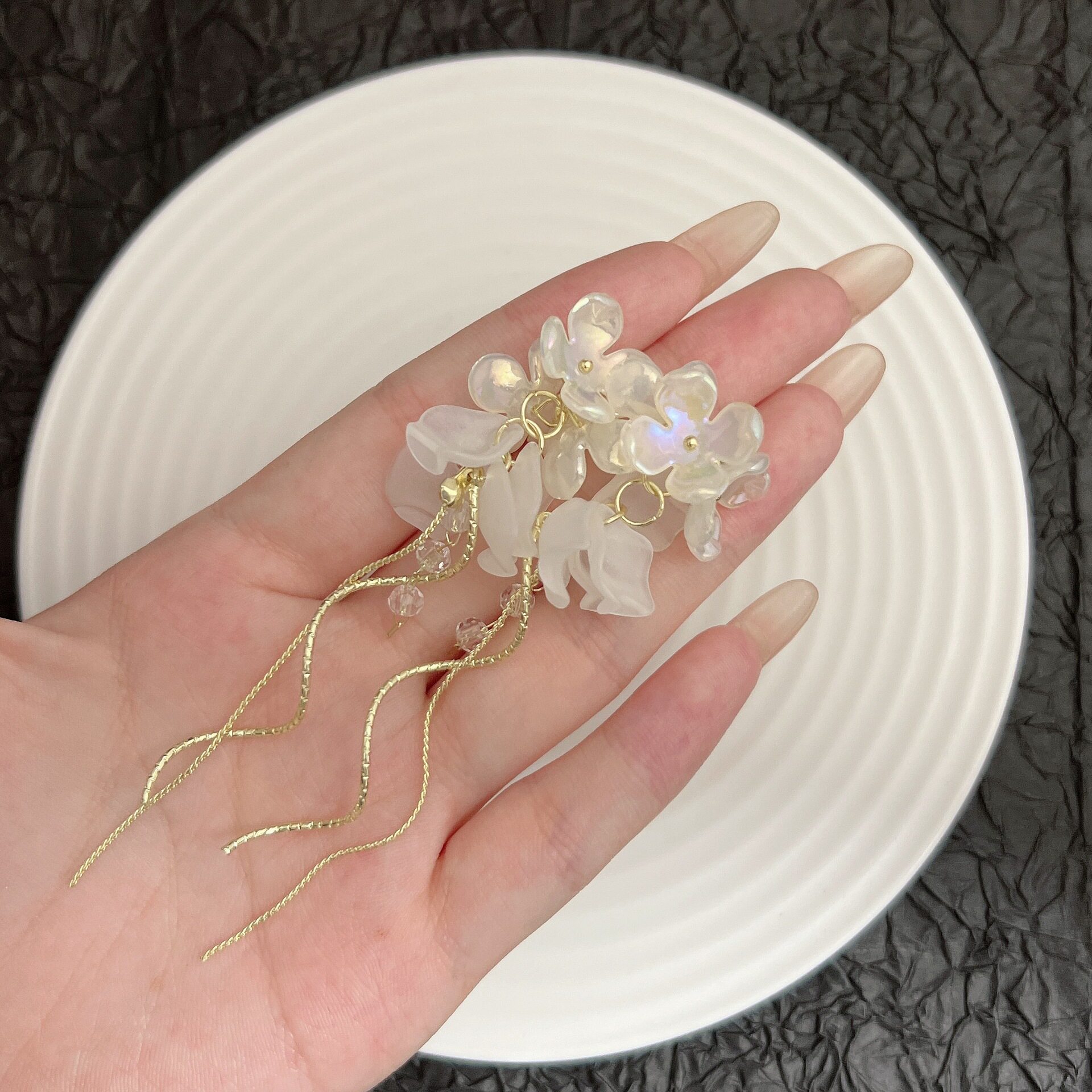 德国超仙温柔甜美花瓣流苏耳环法式复古轻奢高级优雅可爱度假风耳