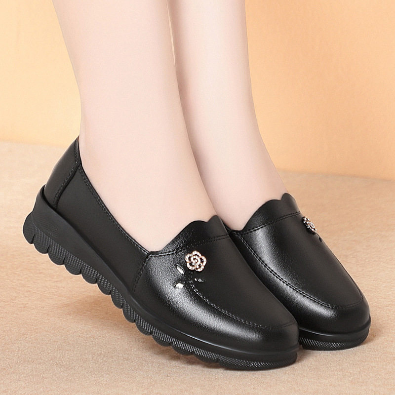 进口妈妈单鞋真皮软底女圆头休闲套脚单鞋中老年平底防滑女士皮鞋