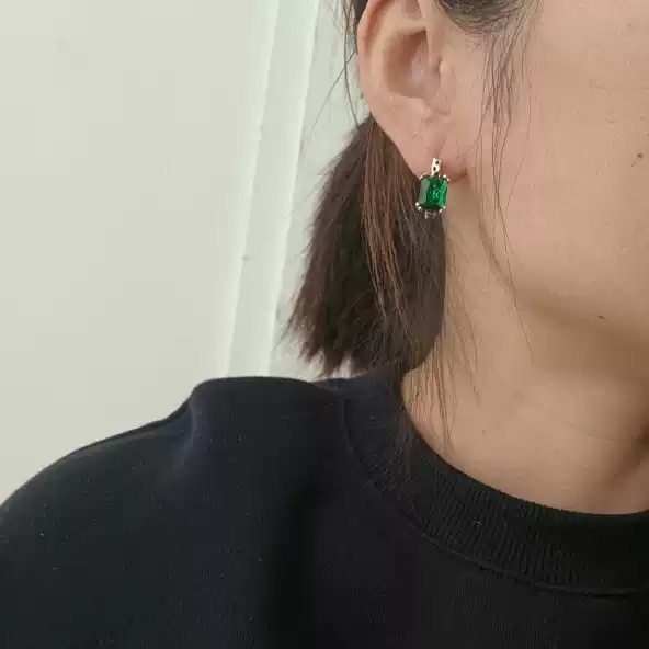 撤柜简约方形祖母绿耳扣轻奢哥伦比亚个性复古耳钉耳钉经古典款