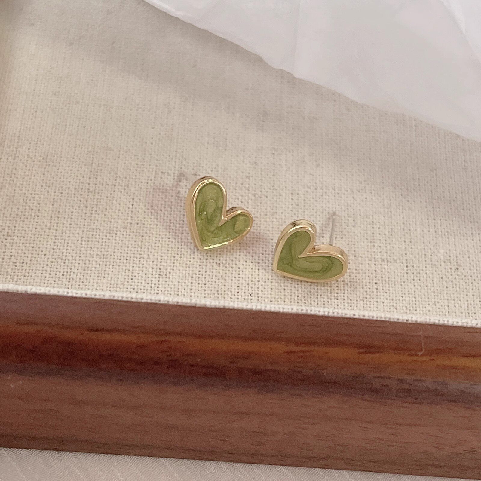 撤柜抹茶爱心小巧绿色耳钉精致小清新夏耳饰油画感耳环女新款