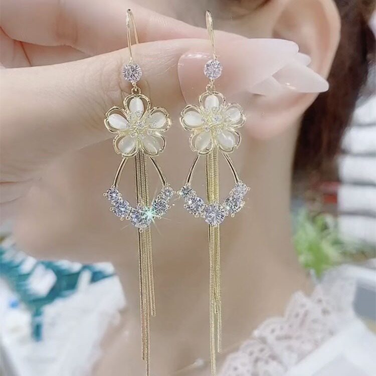 德国高级感猫眼石花瓣耳环气质长款几何流苏耳坠小众网红轻奢耳饰