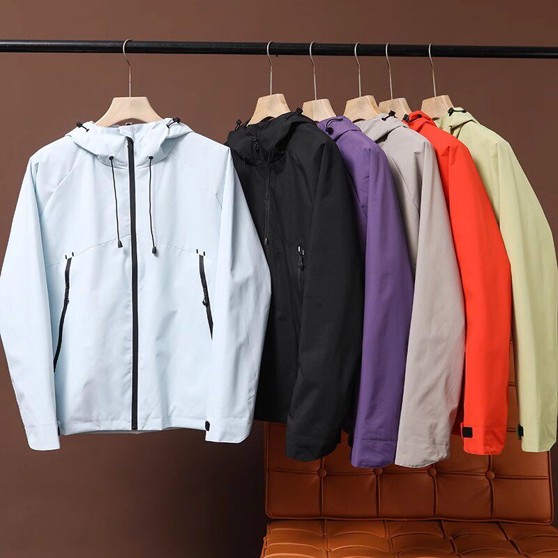 山系户外！情侣款秋季新款宽松防风防水连帽运动登山服冲锋衣外套