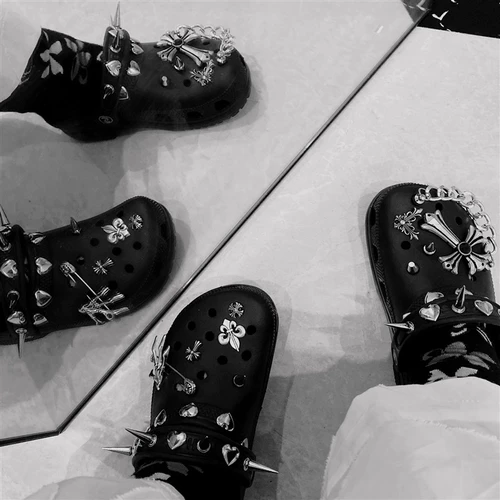 Crocs, брендовые тапочки в стиле Crocs, пуля, пряжка для обуви с заклёпками, аксессуар, цвет металлик, с металлической цепочкой, DIY