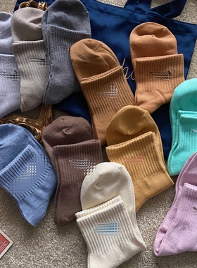 稀有奶克秋冬中筒袜纯棉运动袜ins潮袜时尚百搭简约纯色女生袜子