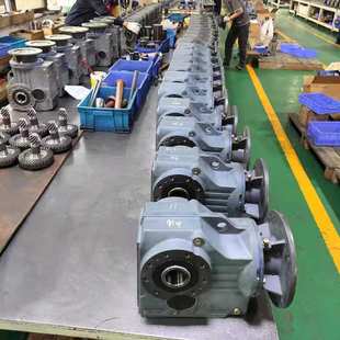 螺旋锥齿轮减速机硬齿面直角斜齿轮减速机 安装 KF77卧式 法兰轴伸式