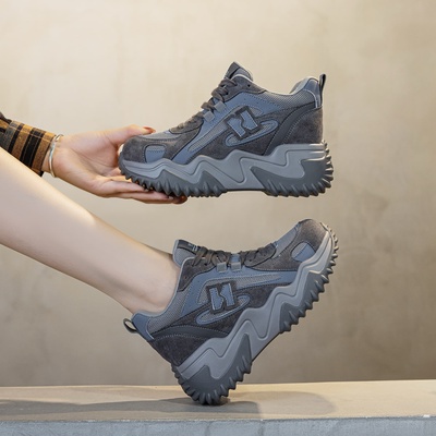 2025新款透气百搭运动休闲鞋