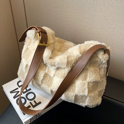 Вместительная и большая сумка через плечо, модная демисезонная сумка на одно плечо, изысканный стиль, в западном стиле, 2023, городской стиль