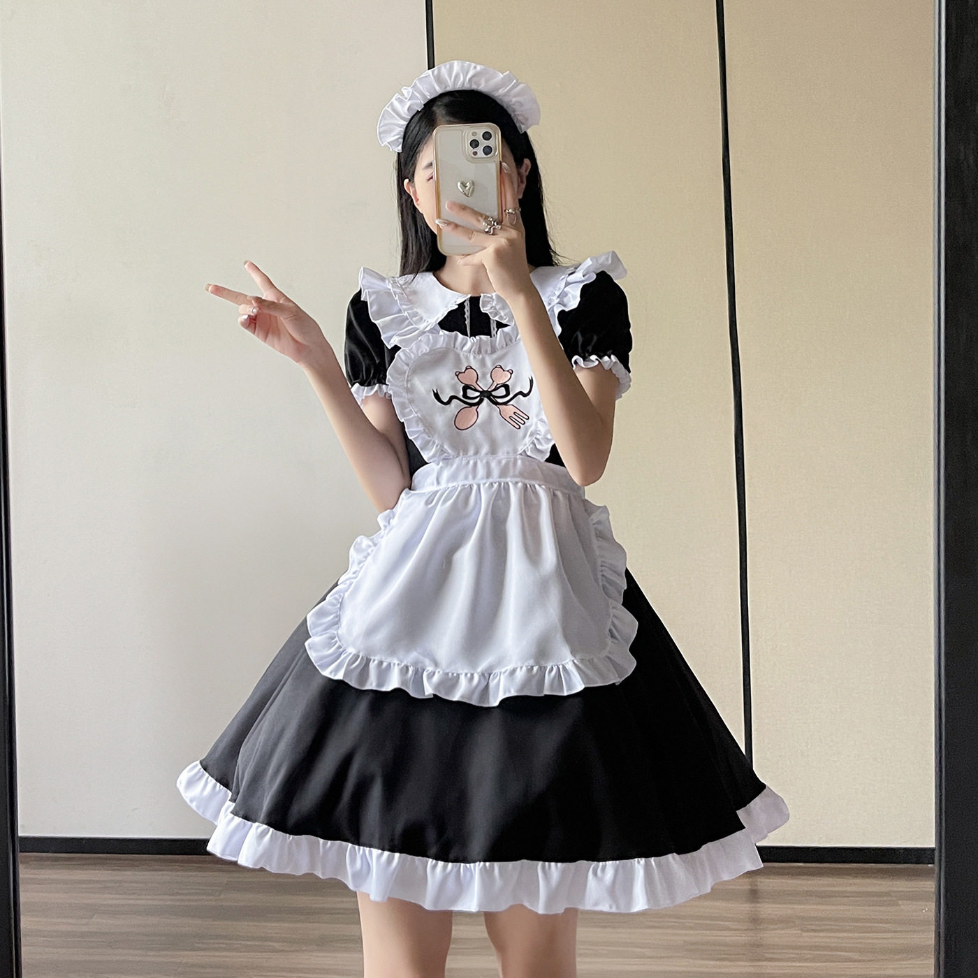 日系二次元 绣花厨娘女仆服 女仆装 COSPLAY演出服 女佣装连衣裙
