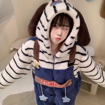 史努比睡衣女款秋冬季珊瑚绒加绒加厚连体搞怪可爱卡通睡袍男小狗