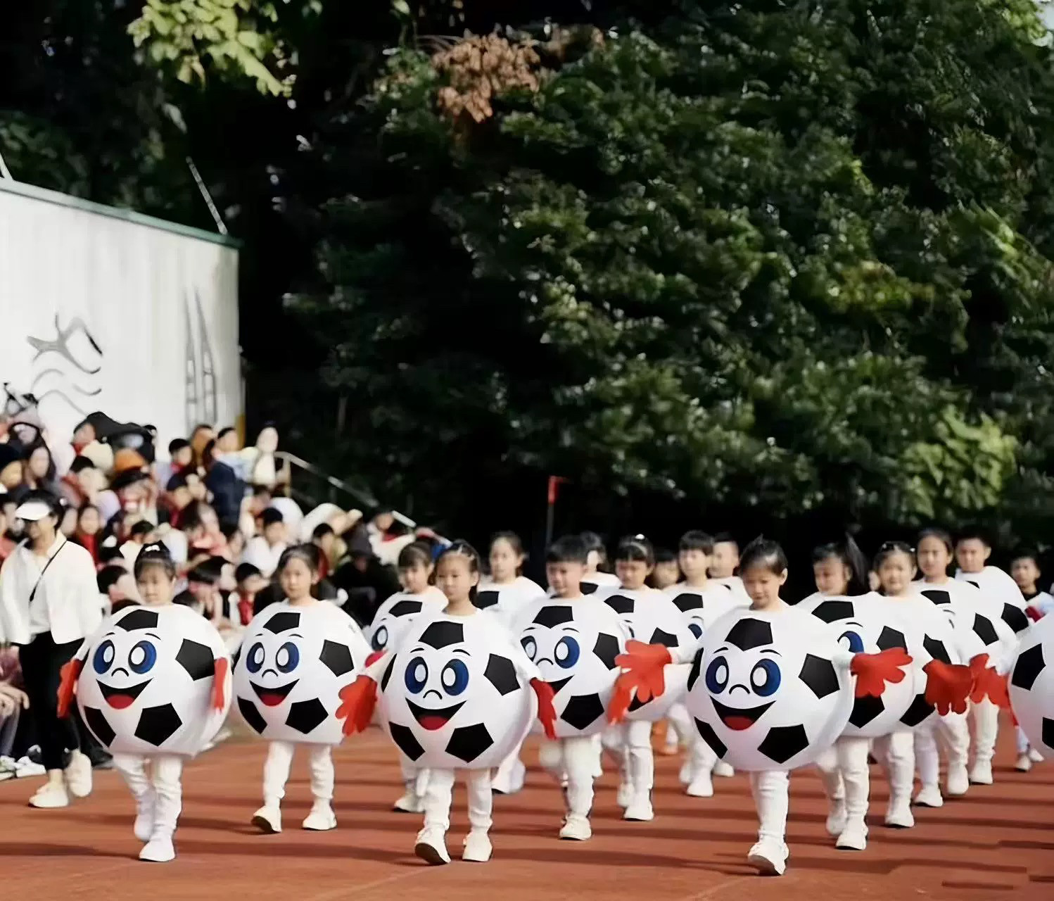 现货卡通人偶服装足球人偶服装学校运动会开幕式活动演出玩偶服装