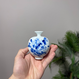 牡丹花青花瓷手绘花瓶陶瓷迷你小摆件花瓶纯手工装饰品家居工艺品
