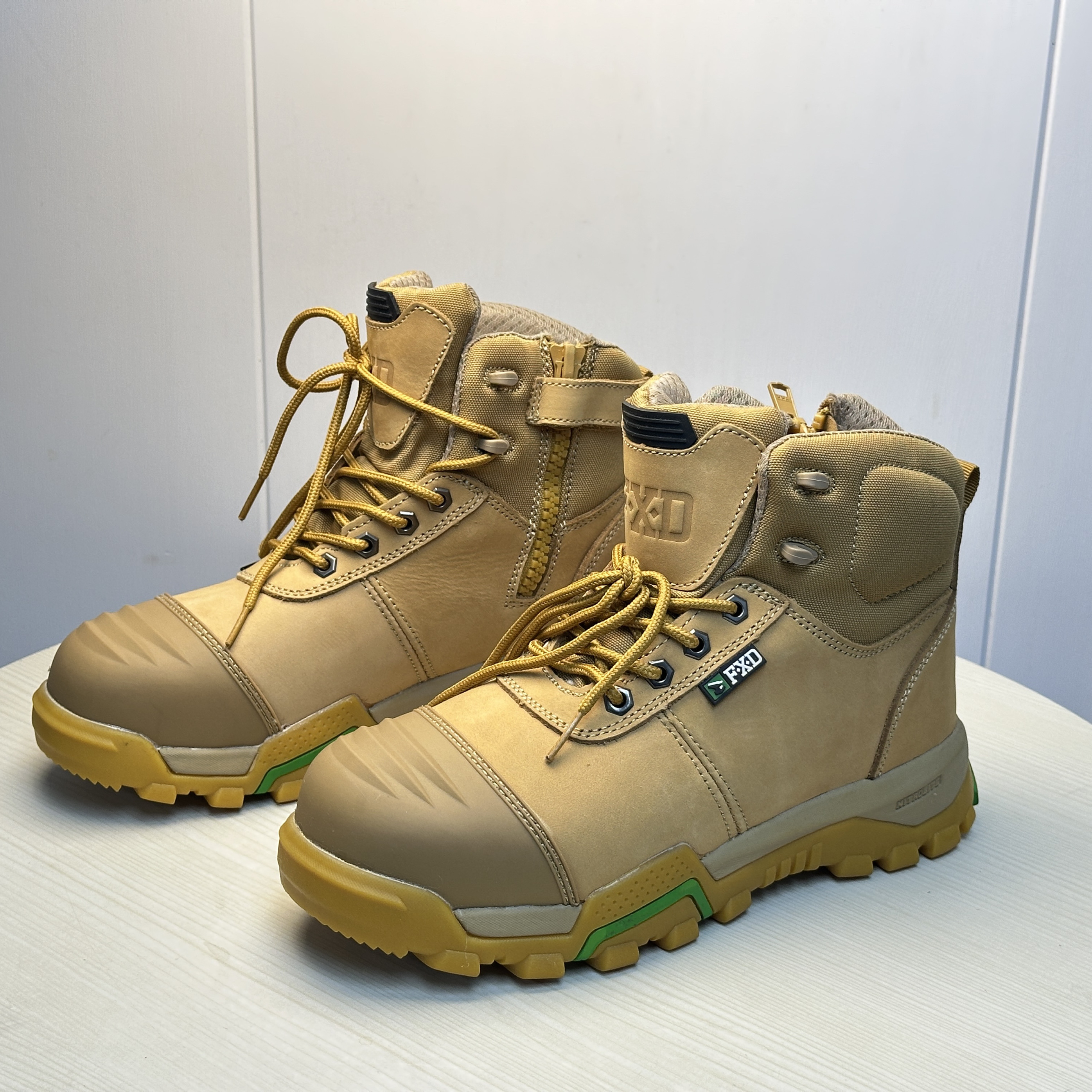 外贸尾货侧拉链大黄靴钢头工作鞋中帮头层皮防砸劳保鞋户外防护鞋