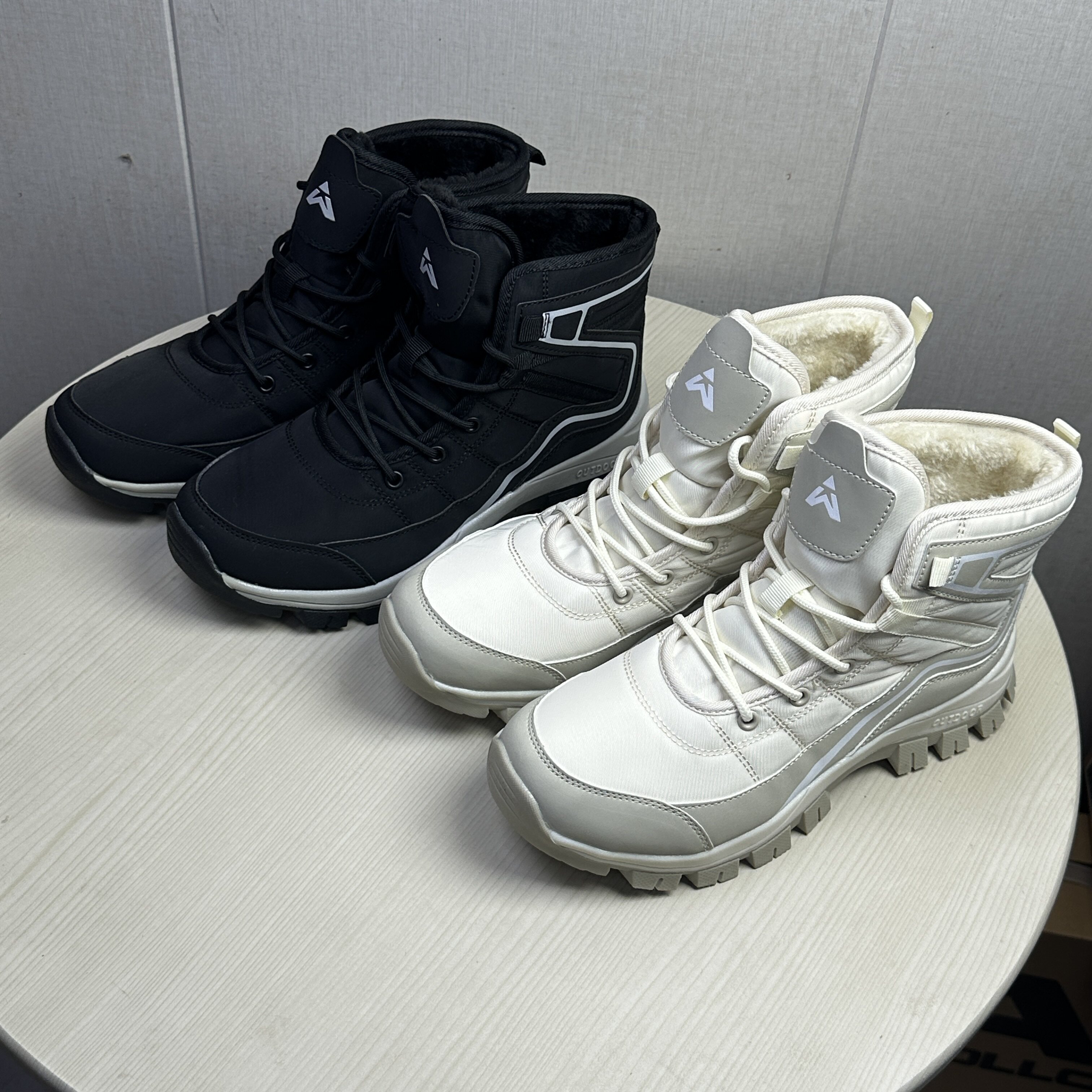 外贸出口男女款防滑户外登山徒步鞋越野情侣款雪地靴