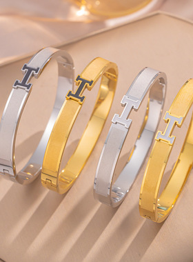 亚马逊 速卖通跨境热卖钛钢字母H手镯电镀18K 不掉色欧美时尚