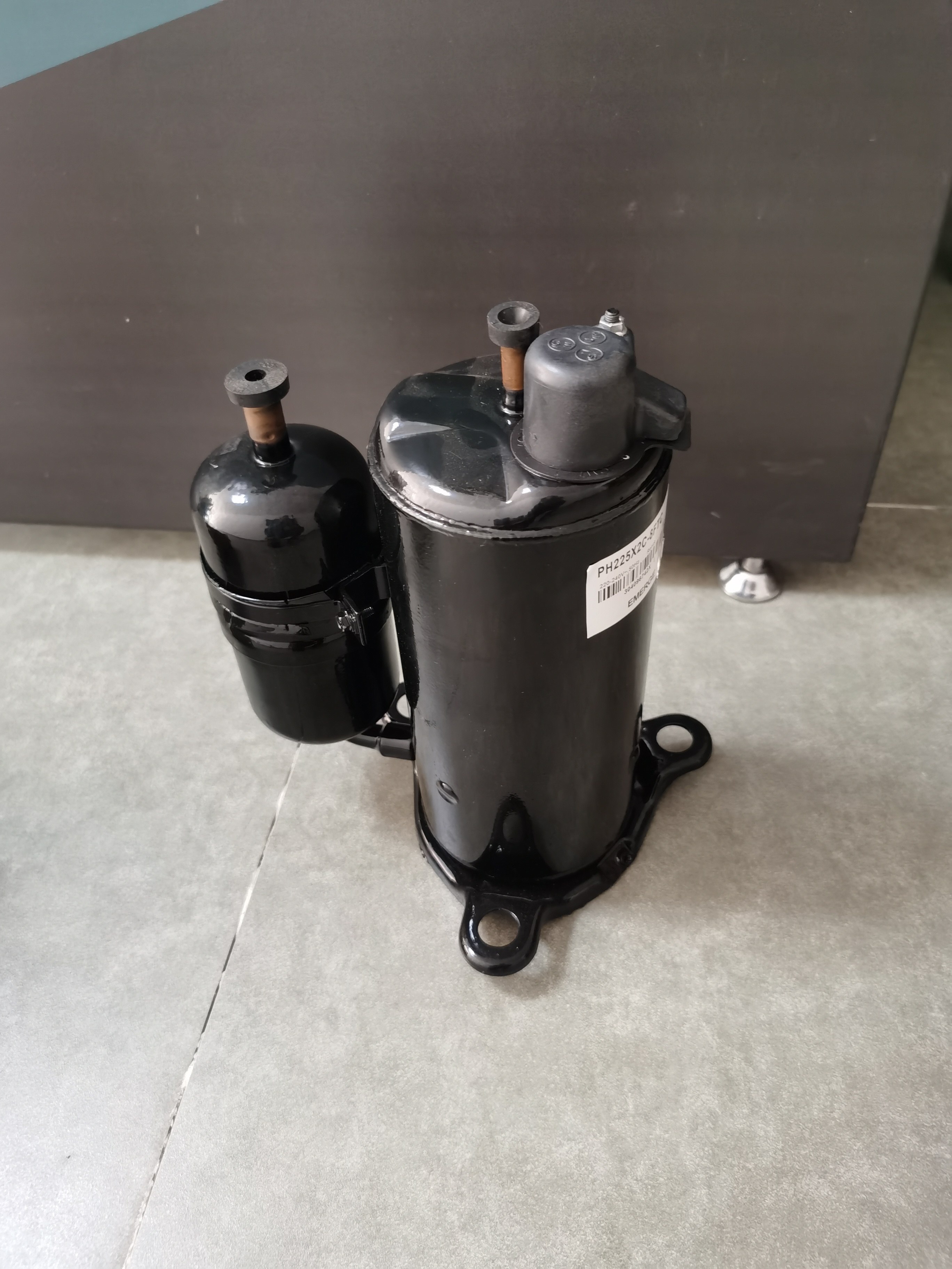 1.5匹空调压缩机定频R22制冷压缩机KFR-35空调压缩机1.5HP大1.5匹