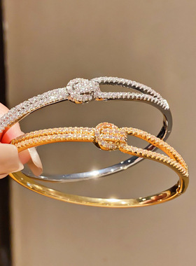 18k真金电镀锆石打结卡扣手镯小众个性独特手环轻奢感手饰女