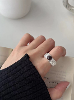 s925纯银宽口熔岩纹理黑玛瑙戒指女不掉色小众设计感指环新品