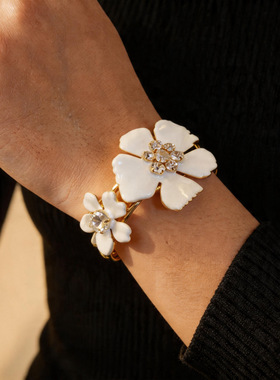 欧美跨境蓝色滴油花朵手镯复古宫廷风手环轻奢感简约手饰