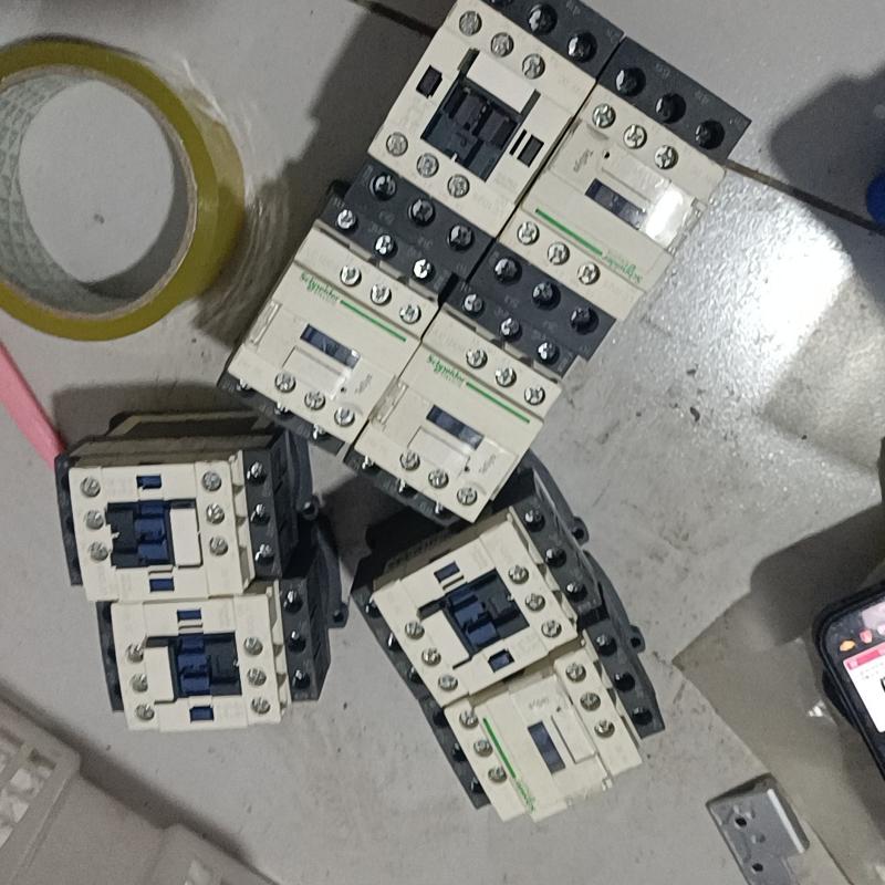 施耐德施耐德交流接触器LC1D096个LC1D25维修 议价