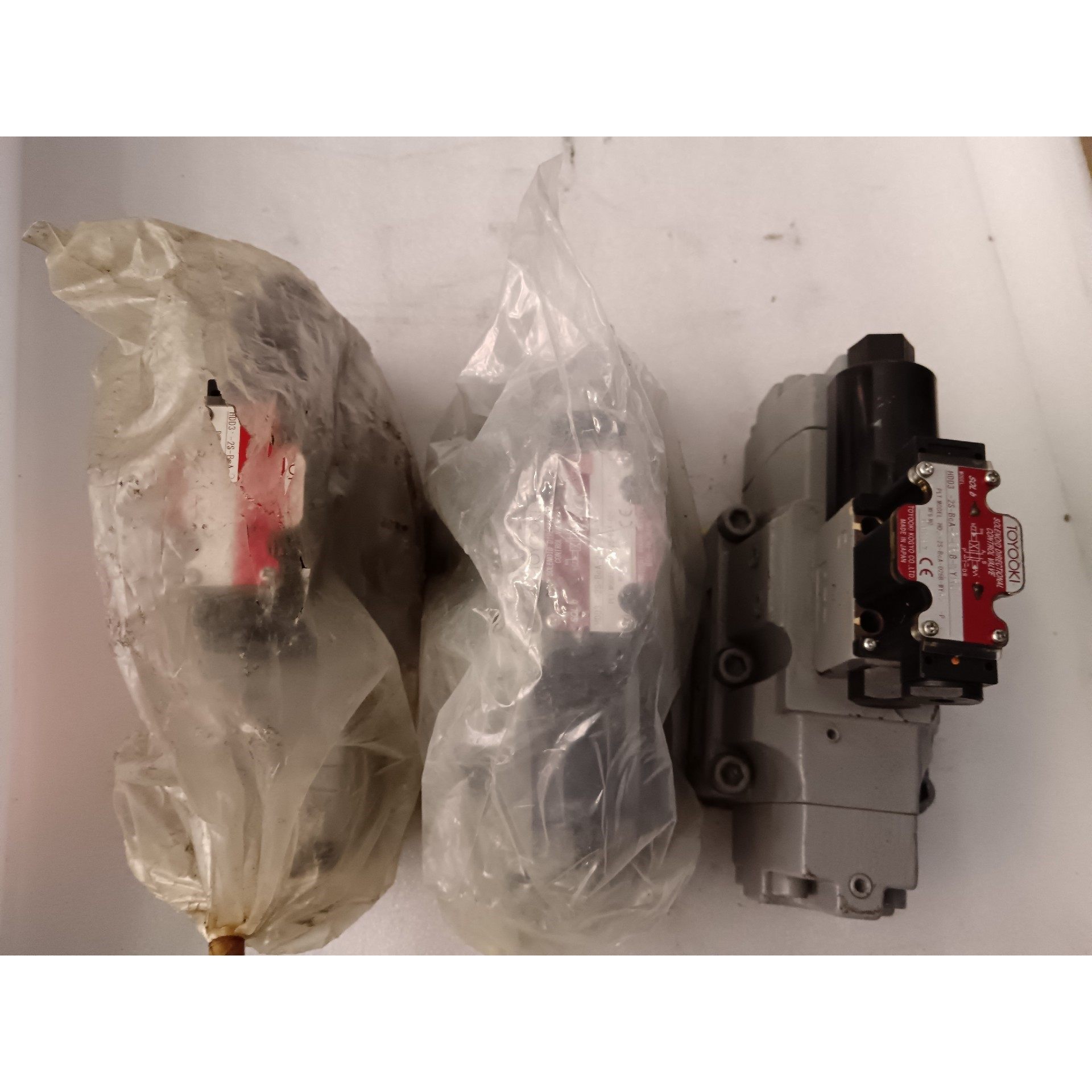 日本产TOYOOKI电磁式方向控制阀HD3-2S-BCA-0 议价 维修