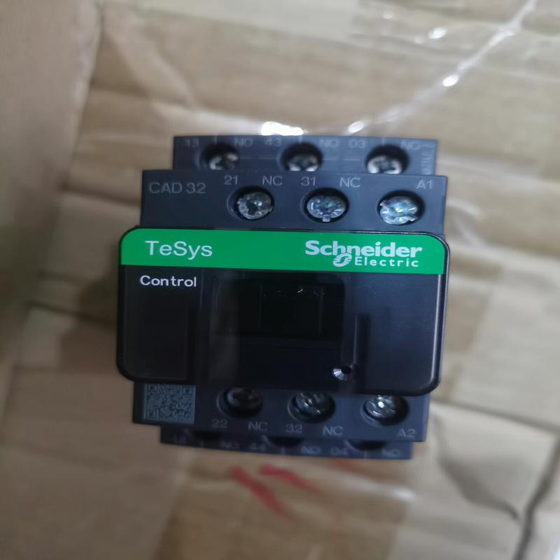 检测原装施耐德接触器CAD32Q7C，AC380V 咨询