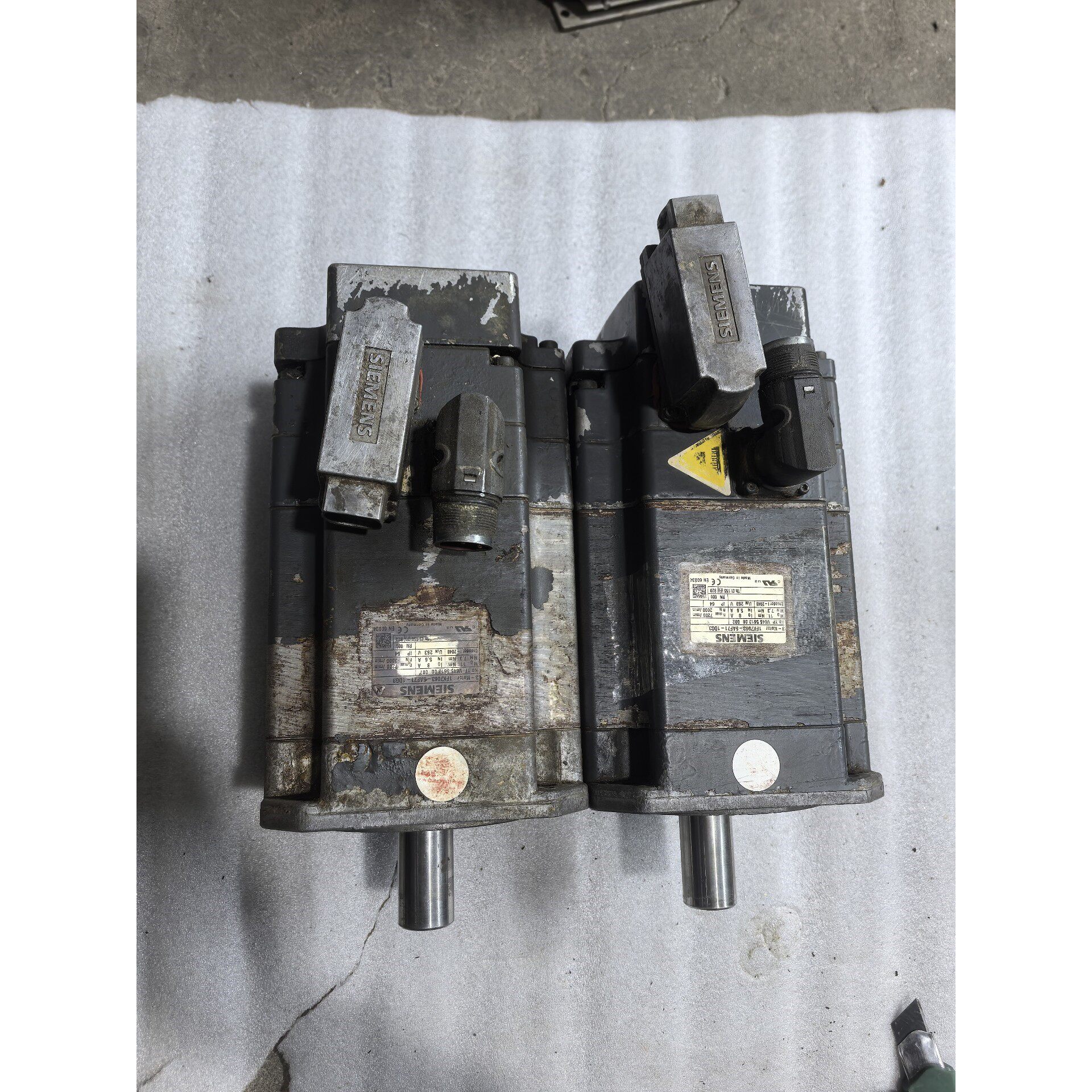 1FK7063-5AF71-1DG3西门子伺服电机,议价 维修