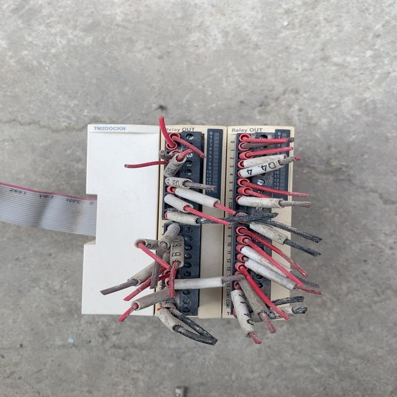 TM2DRA16RT TM2DOCKN 施耐德莫迪维修 议价