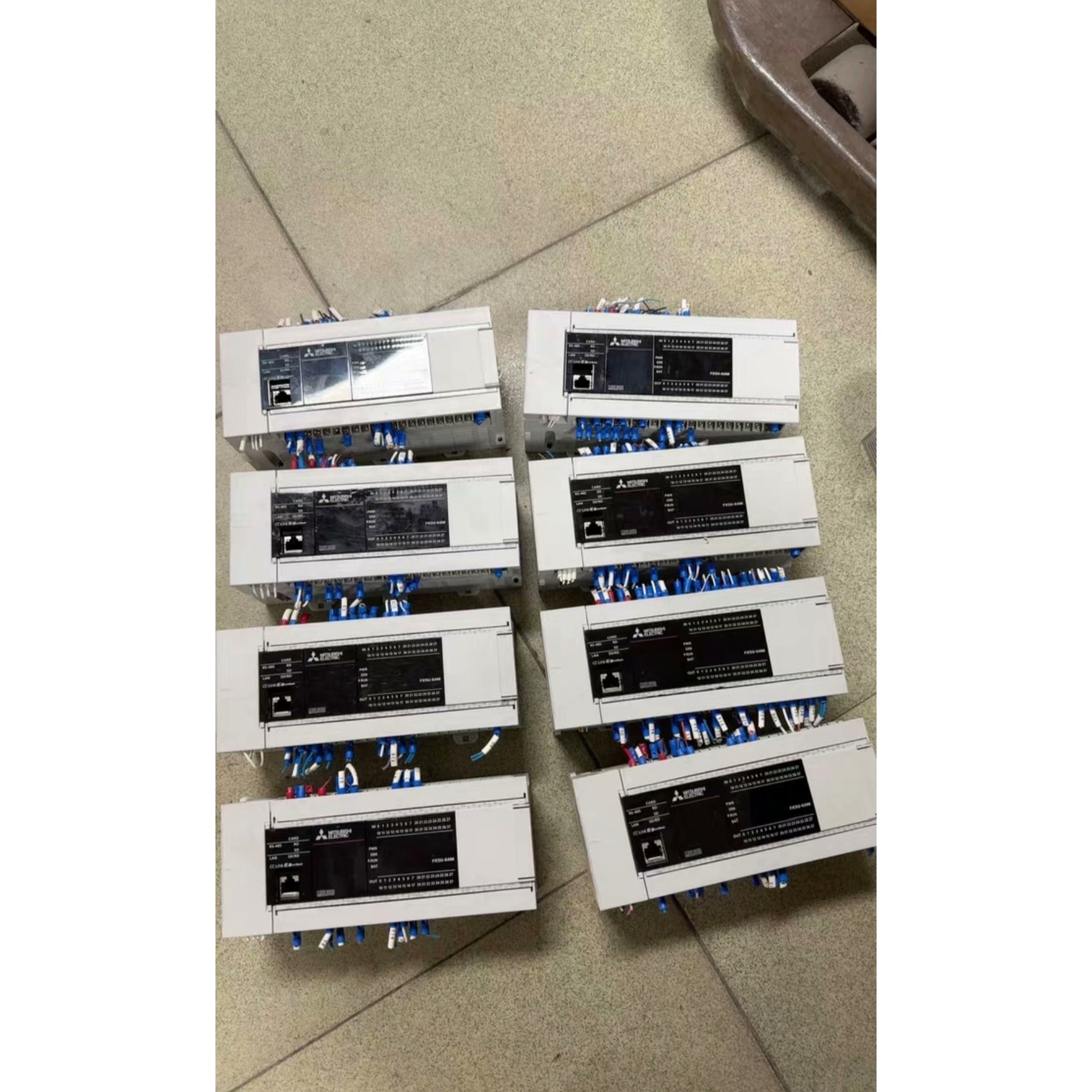 三菱PLC型号FX5U-64MT/ES实物拍摄成色几乎议价 维修