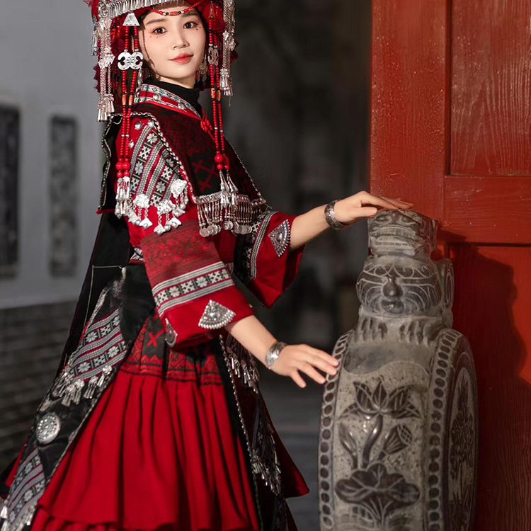 瑶族服装女经典红色少数民族苗族土家族舞蹈演出服花瑶新娘装摄影