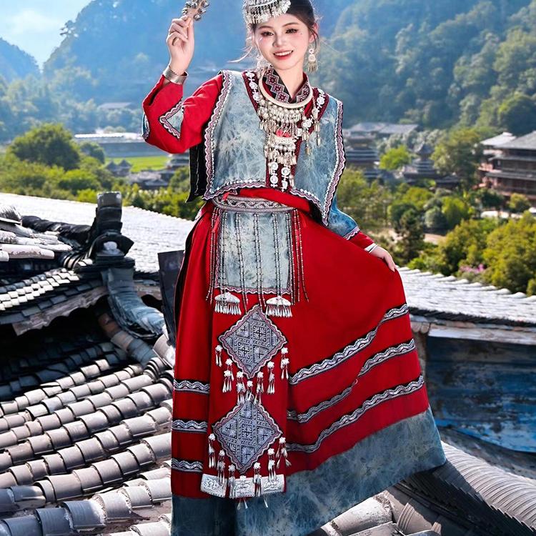 笨笨蛇红色湘西土家族苗族演出服