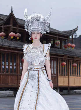 苗疆服装白色垫肩高冷女神裙装苗族牛角帽子项圈全套民族旅拍摄影