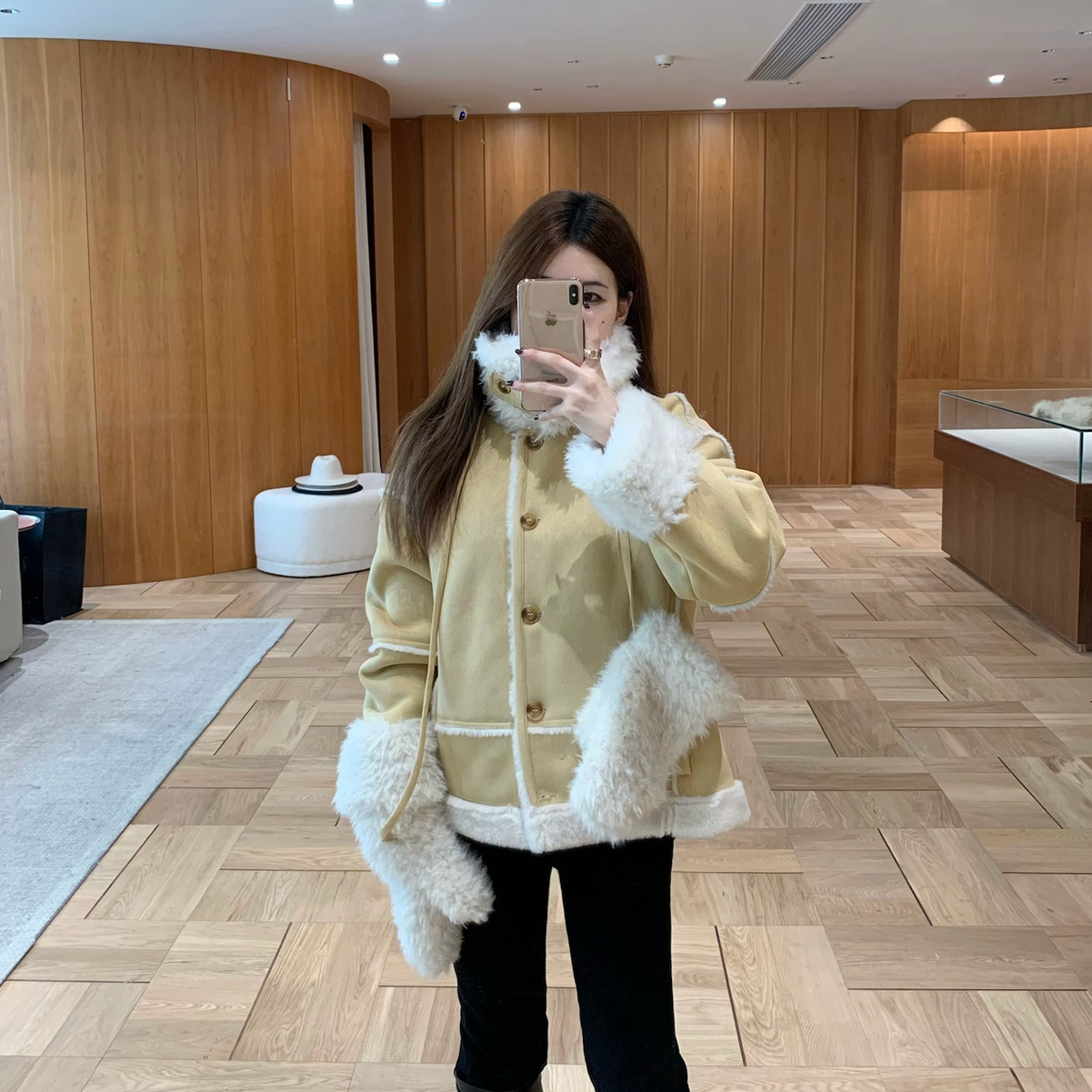 EASE-仿皮毛一体麂皮短外套(配手套)(很轻不压身超舒服哦)E25p023