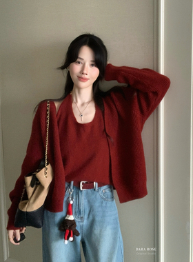 DARA ROSE-春法式挂脖红色无袖内搭背心+针织开衫两件套套装S8281
