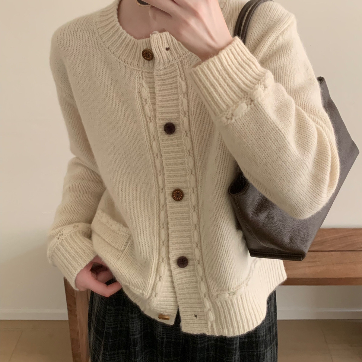 MUUTIS牧缇-圆领重工假口袋阿拉善骆驼针织开衫（含48羊毛）ZHF31