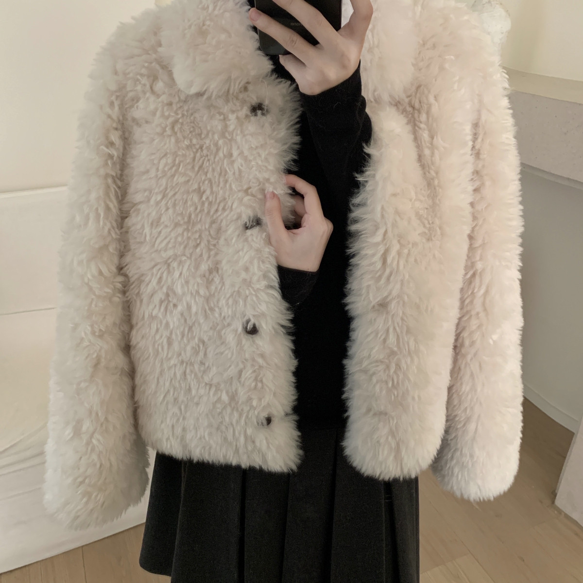 MUUTIS牧缇-新韩系女主千金羊羔毛仿皮毛一体保暖短外套tpsf2094